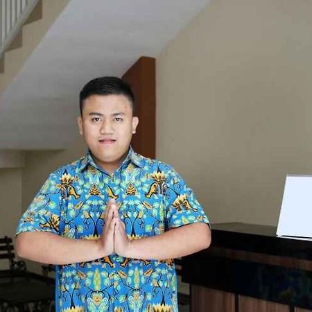 Cah Ayu Guest House Malang Exterior photo