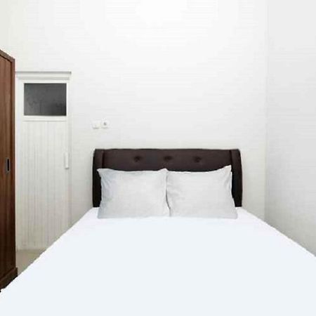 Cah Ayu Guest House Malang Exterior photo